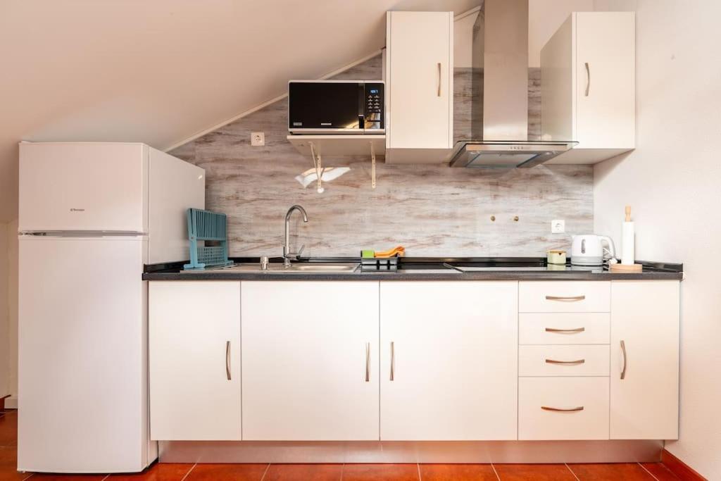 Ribeiro'S House, New Apartment With Amazing Sunsets Arco da Calheta  Exterior foto